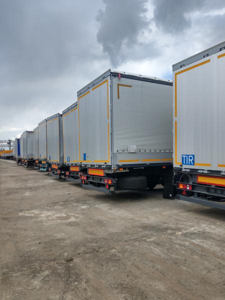 Полуприцеп МАЗ 975830-3061-000 новый Шторка